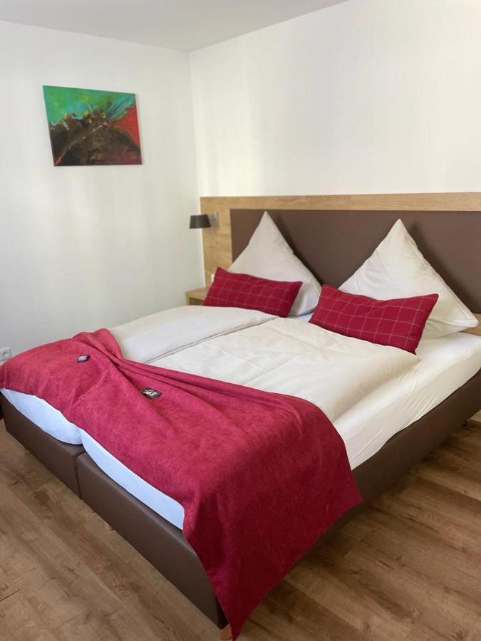 Landgasthaus Zur Linde Pleiskirchen Buitenkant foto