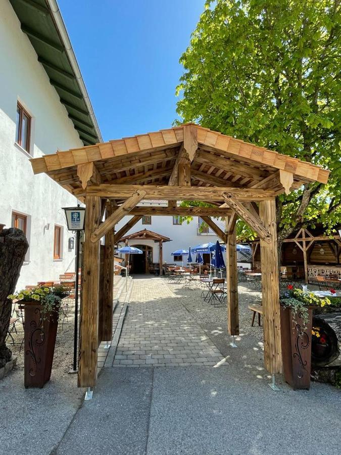 Landgasthaus Zur Linde Pleiskirchen Buitenkant foto
