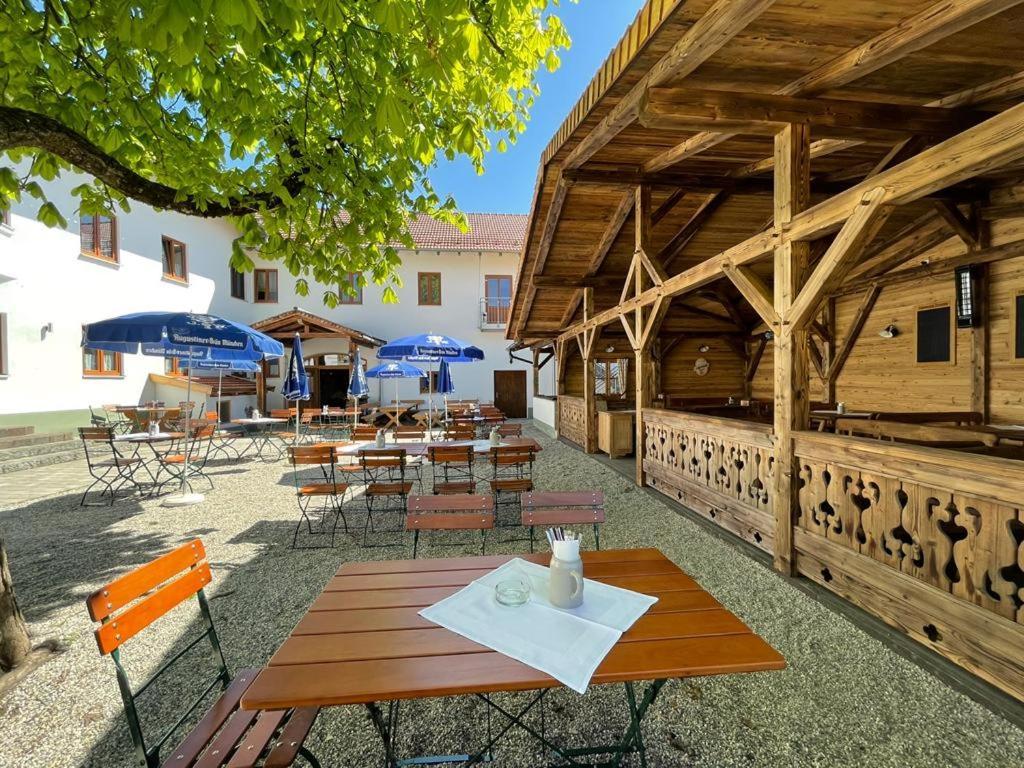 Landgasthaus Zur Linde Pleiskirchen Buitenkant foto