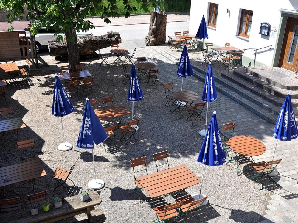 Landgasthaus Zur Linde Pleiskirchen Buitenkant foto